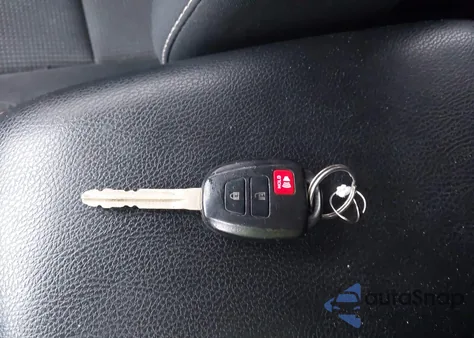 2017 Toyota Rav4 Xle z USA, uszkodzony, nr VIN 2T3RFREV5HW643255